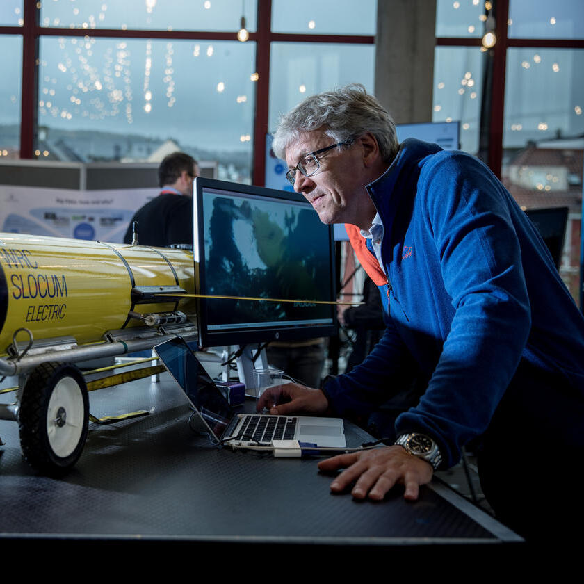 Photo of Idar Hessevik with a slocum glider